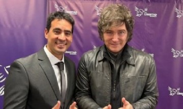 Reaparecieron mensajes donde Milei calificaba a Adrián Ravier como "imbécil total" y "pésimo economista"